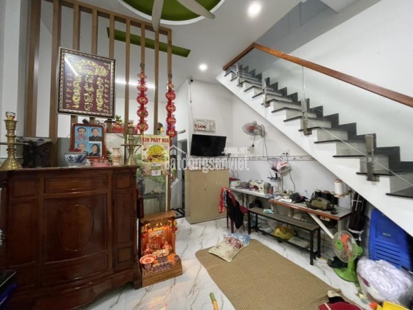 Ngay Đại Học Văn Lang Cạnh Chợ Gò Vấp