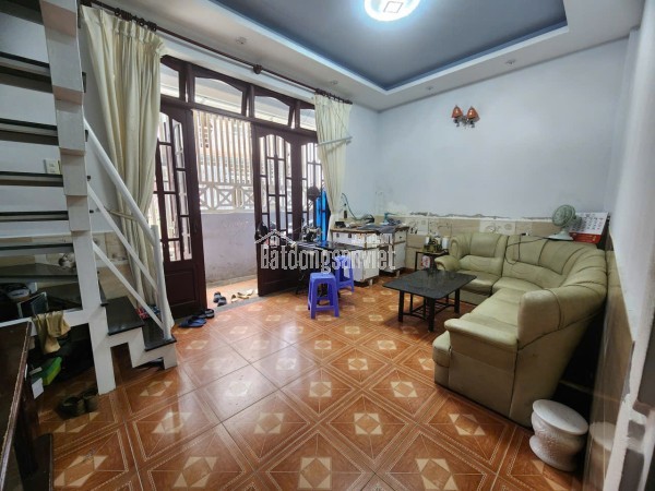 Cần bán nhà mới xây kiên cố huỳnh thúc kháng phường Xuân Hương đà lạt cách trung tâm hành chính