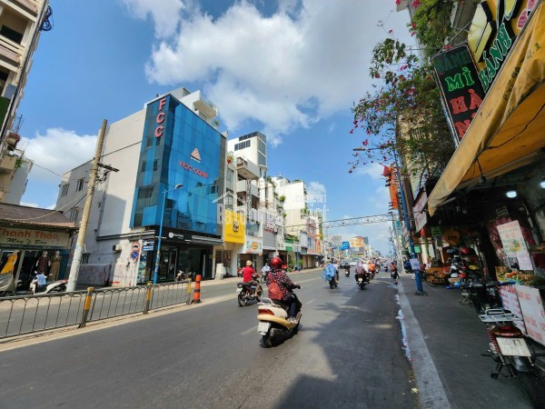 Bán Nhà Mặt Tiền 451 Hai Bà Trưng, Xuân Hòa