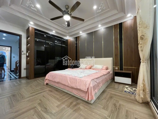 Vip!Nhà Nguyễn Văn Cừ 55M,7 tầng thang máy, ngõ thông, gara ô tô.KD đỉnh.Nhỉnh 18 tỷ