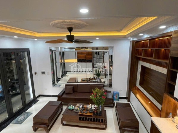 SIÊU PHẨM TÂY HỒ MỚI ĐẸP Ở NGAY FULL NỘI THẤT RẤT HIẾM , CÁCH PHỐ 30M NGÕ THÔNG - TRÍCH SÀI -