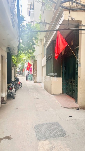 SIÊU PHẨM TÂY HỒ MỚI ĐẸP Ở NGAY FULL NỘI THẤT RẤT HIẾM , CÁCH PHỐ 30M NGÕ THÔNG - TRÍCH SÀI -