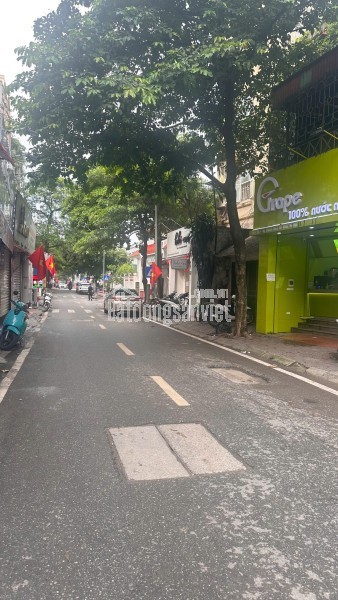 SIÊU PHẨM TÂY HỒ MỚI ĐẸP Ở NGAY FULL NỘI THẤT RẤT HIẾM , CÁCH PHỐ 30M NGÕ THÔNG - TRÍCH SÀI -