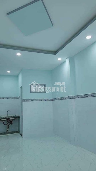 Bán nhà Hồng Lạc, ngay Lạc Long Quân, trung tâm Tân Bình, 24m2 - 2 tầng, chỉ hơn 2 tỷ.