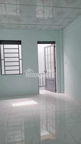 Bán nhà Hồng Lạc, ngay Lạc Long Quân, trung tâm Tân Bình, 24m2 - 2 tầng, chỉ hơn 2 tỷ.