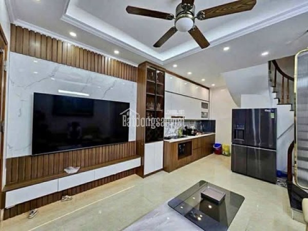 TRUNG TÂM MỸ ĐÌNH – 5 TẦNG – GẦN SÂN VẬN ĐỘNG – NHÀ ĐẸP Ở NGAY