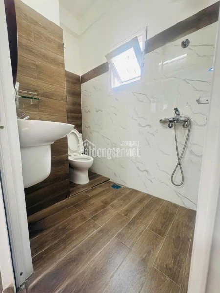 CHO THUÊ KHÁCH SẠN MẶT TIỀN BÀ TRIỆU, P. XUÂN HƯƠNG - ĐÀ LẠT