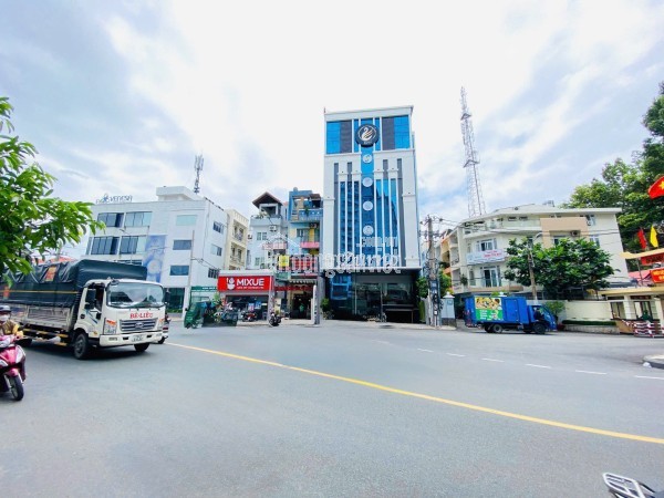 Bán Nhà Mặt Tiền 17 Hoàng Minh Giám, Đức Nhuận