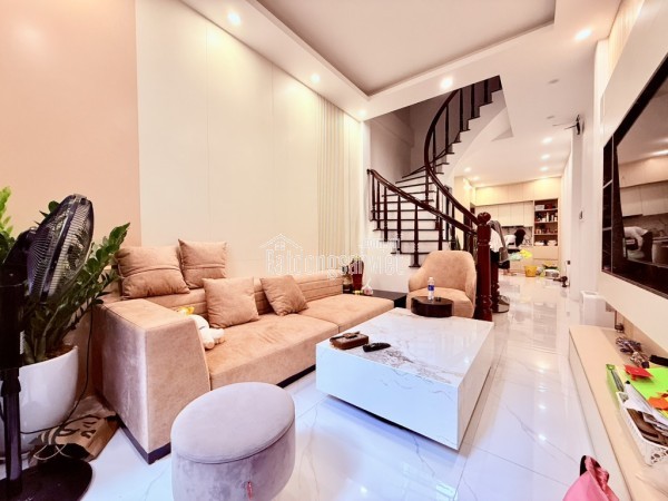 🔥🔥ĐỐNG ĐA - CHỈ 8 TỶ CÓ NHÀ 33M X 4 TẦNG - NGÕ THÔNG, KINH DOANH, 10M RA Ô TÔ TRÁNH, Ô TÔ DỪNG
