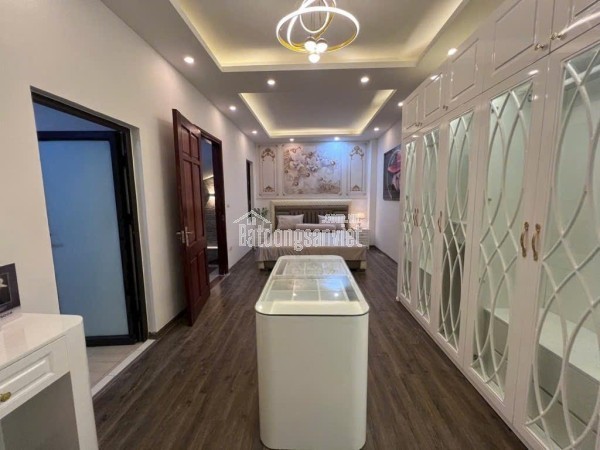 NHÀ ĐẸP HÀ ĐÔNG Ở NGAY. ĐƯỜNG THÔNG HÈ THOÁNG, CÁCH ĐƯỜNG LỚN 10M