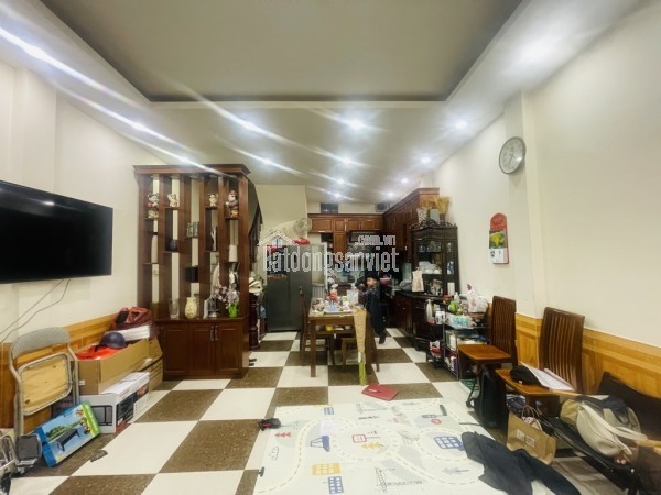 Bán nhà riêng Xuân Thủy, gần ô tô, 40m2 - 4,6M, 10 tỷ
