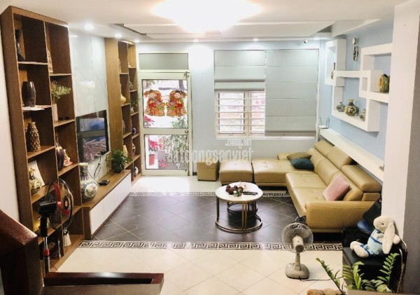 Bán nhà riêng Xuân Thủy, gần ô tô, 40m2 - 4,6M, 10 tỷ