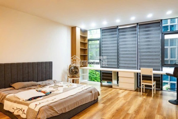 Bán tòa nhà căn hộ dịch vụ phố Chùa Láng DT 85m2, 7  tầng thang máy, gần Đại học Ngoại thương,