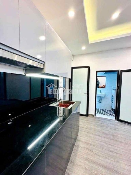 TẬP THỂ PHƯƠNG MAI 46m2 – 2.95 TỶ- TẦNG 3 - LÔ GÓC VÀI BƯỚC RA PHỐ - GẦN TRƯỜNG, CHỢ NGAY DƯỚI