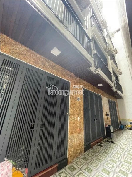 Nhà dân xây mới, full nội thất, mặt tiền khủng 4.2m tại Trung Kính