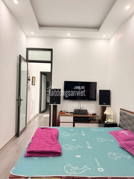 NHANH TAY! Nhà Lĩnh Nam 4 tầng, 30m2, nhỉnh 4 tỉ - Giá tốt nhất Hoàng Mai!