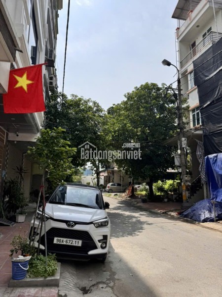 NHÀ MỚI 6 TẦNG, THANG MÁY KINH DOANH, OTO TRÁNH, gần Nhổn, ngay cổng chào Hoài Đức, 12 TỶ