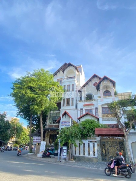 Chính Chủ Bán Mặt Tiền Thống Nhất, P.11, Q. Gò Vấp: DT (10x20m), Giá Tốt 130 Tỷ. Liên Hệ: