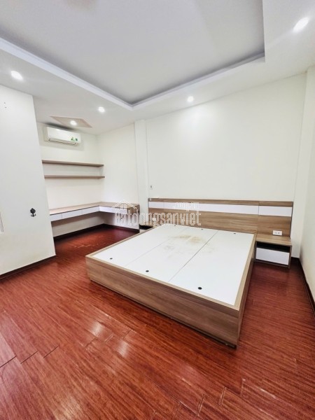 Bán nhà đẹp - Trung tâm Cầu Giấy - 30m2 4 tầng nhỉnh 8 tỷ