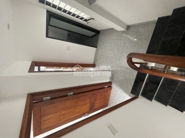 6,5 tỷ có nhà Phú Đô, lô góc 35m2, 5 tầng, dân xây