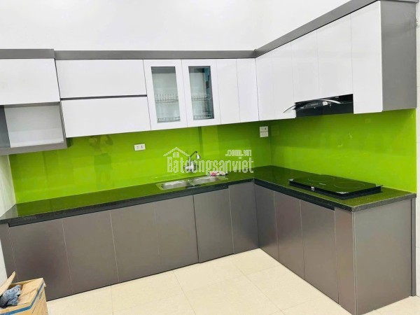 Bán cắt lỗ nhà 3 tầng mặt phố Tống Duy Tân Hải Dương.