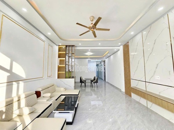 bán nhà cáp 4 mặt phố thành phố Biên Hòa cách KDL Bửu Long 10p đi xe
