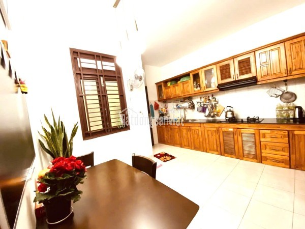 CHÍNH CHỦ 1 ĐỜI cần bán gấp! Hẻm Xe Hơi, 64M² 3 Tầng/4pn, Nhỉnh 8 Tỷ TL!
