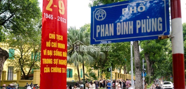 Bán nhà phân lô Xuân La - Ngoại Giao Đoàn, Tây Hồ DT 95m2 - MT 5m,  2 ô tô tránh, nhà đẹp, KD