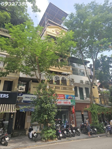 Bán nhà ngõ Phùng Hưng, Hoàn Kiếm, 102m2, 3 tầng, 3PN, Sổ đỏ, giá 92 tỷ. LH: 0932738111