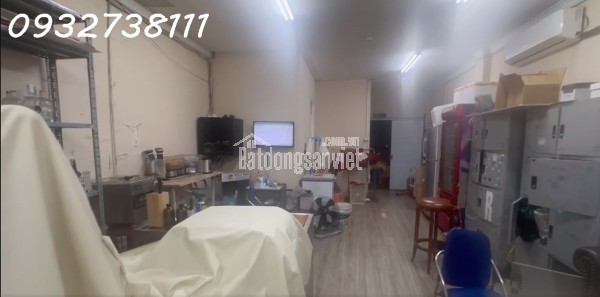 Bán nhà ngõ Phùng Hưng, Hoàn Kiếm, 102m2, 3 tầng, 3PN, Sổ đỏ, giá 92 tỷ. LH: 0932738111