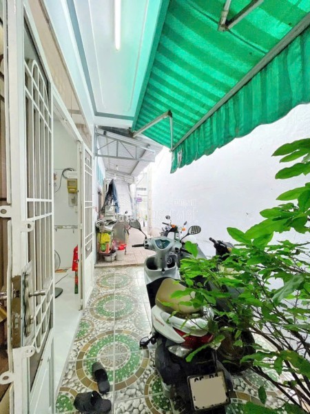 MUA 1 ĐƯỢC 2 - Bán nhà TRỆT LẦU MỚI ĐẸP LỘ Ô TÔ CPXD