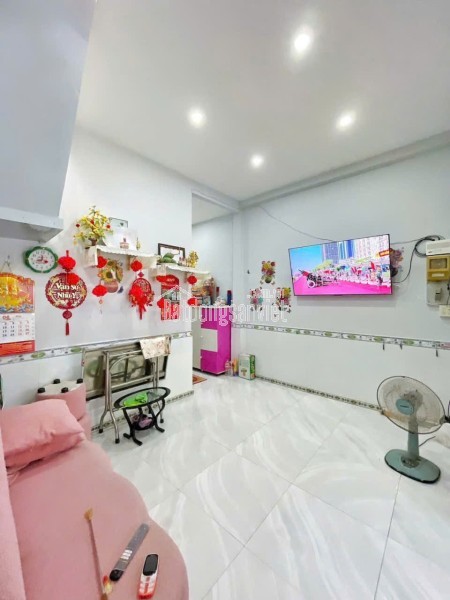 MUA 1 ĐƯỢC 2 - Bán nhà TRỆT LẦU MỚI ĐẸP LỘ Ô TÔ CPXD