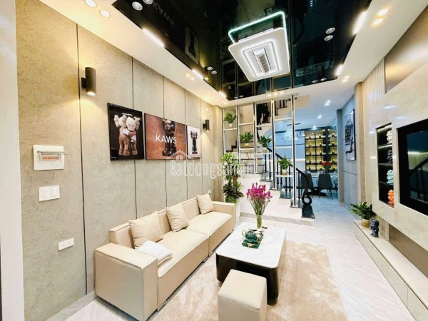 Bán nhà ngõ Nguyễn Thái Học, Đống Đa: 32m2 x 4 tầng, 4 ngủ, SĐCC, 5.6 tỷ
