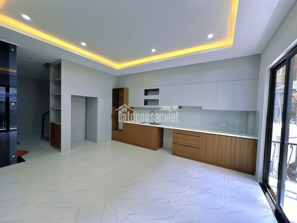 Bán nhà Ôtô đỗ cửa Phố Vương Thừa Vũ 45m/6T Thang máy, MT 4.8m 16.7 Tỷ, mới đẹp