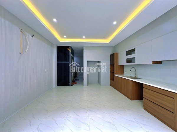 Bán nhà Ôtô đỗ cửa Phố Vương Thừa Vũ 45m/6T Thang máy, MT 4.8m 16.7 Tỷ, mới đẹp