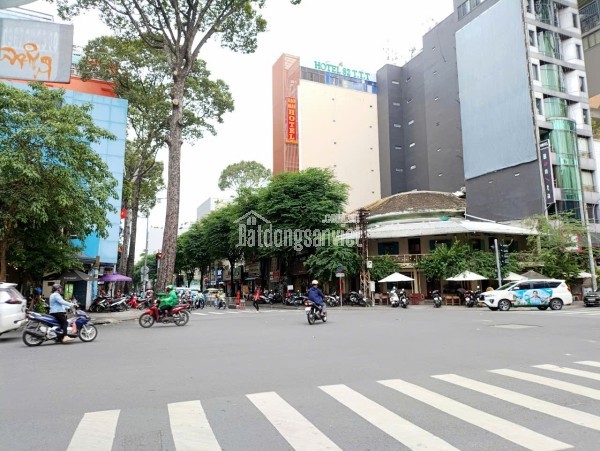 Bán biệt thự cao cấp Quận 2 – Nhà đẹp, nội thất sang trọng