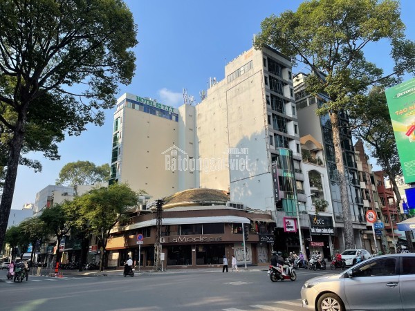 Bán biệt thự cao cấp Quận 2 – Nhà đẹp, nội thất sang trọng