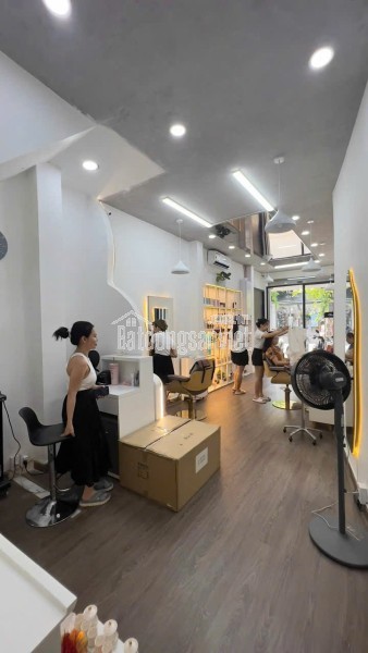 Bán nhà mặt tiền Nguyễn Đình Chiểu Phường Bàn Cờ, Quận 3, giá tốt