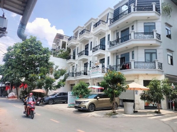 CẦN BÁN SIÊU PHẨM BÌNH TÂN - NHÀ ĐẸP 3 TẦNG GẦN TRƯỜNG HỌC, SIÊU THỊ, UBND - DỌN VÀO Ở NGAY