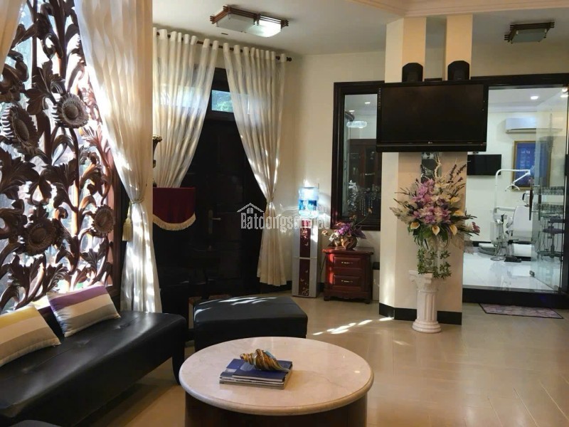 Biệt thự sang trọng – Góc 2 MT Lê Thúc Hoạch, Quận Tân Phú, giá tốt