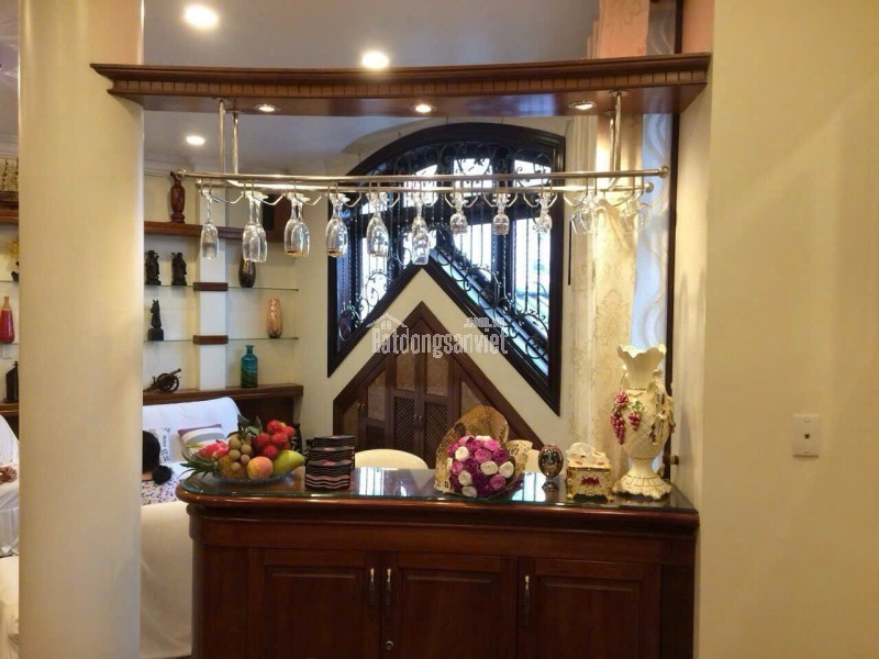 Biệt thự sang trọng – Góc 2 MT Lê Thúc Hoạch, Quận Tân Phú, giá tốt