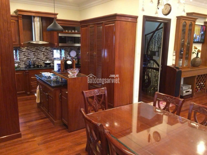 Biệt thự sang trọng – Góc 2 MT Lê Thúc Hoạch, Quận Tân Phú, giá tốt