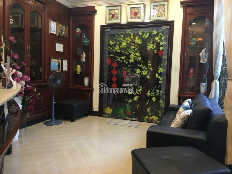 Biệt thự sang trọng – Góc 2 MT Lê Thúc Hoạch, Quận Tân Phú, giá tốt