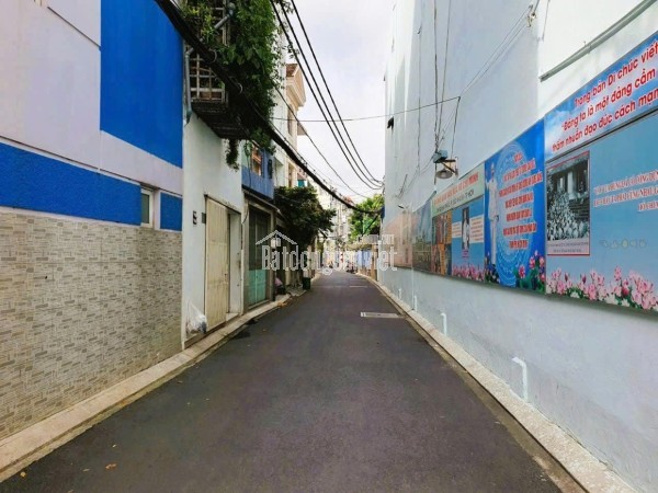 Nhà 4 Tầng 50m² Huỳnh văn Bánh Hẻm Xe Tải tận nhà chỉ 8,9 đồng