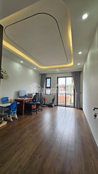 Bán nhà Ngọc Thuỵ Long Biên 32m, nhỉnh 6 tỷ (TL)