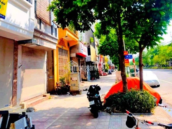Hiếm!nhà mặt phố Ngô Gia Tự,vỉa hè đá bóng,contener tránh nhau,90M, MT 4.5M,KD,nhỉnh 28 tỷ