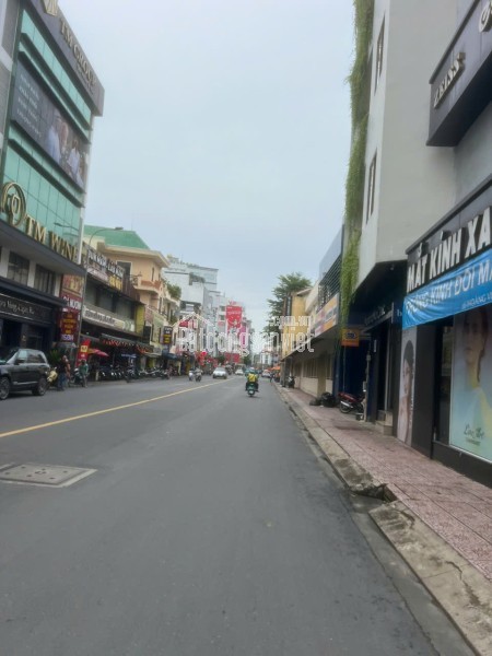 Bán Gấp Nhà 2 Mặt Tiền Vị Trí Vàng - Hoàng Việt và Út Tịch