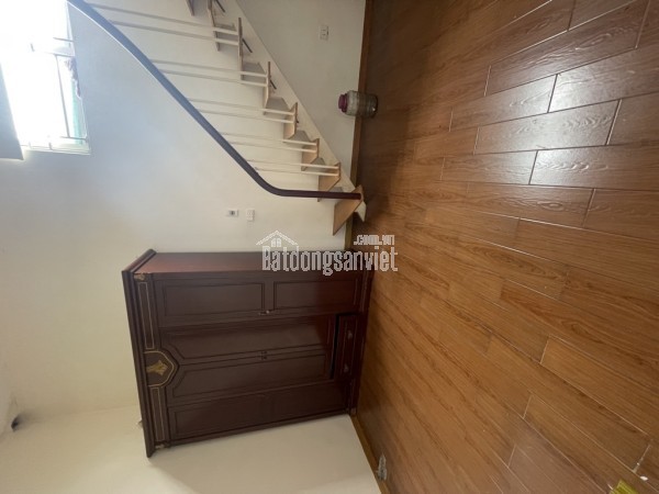 Bán nhà Hồng Tiến, Long Biên 36m, nhỉnh 5 tỷ