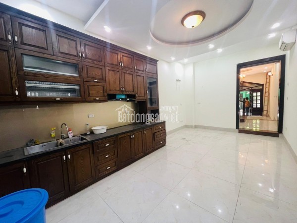 PHÂN LÔ HIẾM-Ngõ 61 Hoàng Cầu 57m/ 4Tầng, MT 4m, trước nhà 8m, 2 mặt ngõ 26.5 Tỷ
