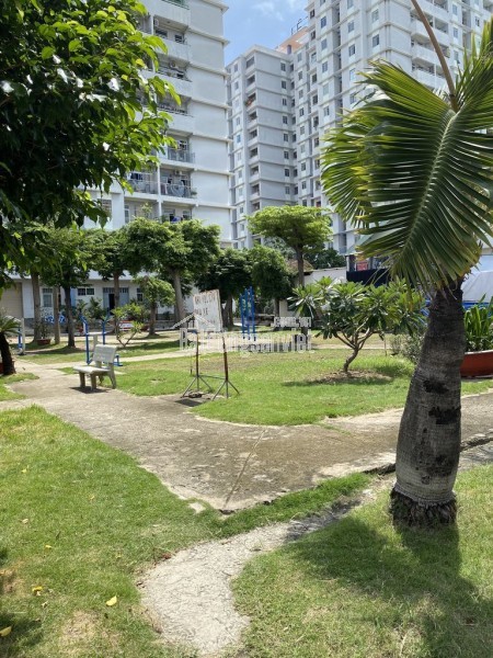 Cần bán gấp căn hộ được chính chủ ở kỹ, có sổ hồng: 68m2, 2PN, 2 ban công